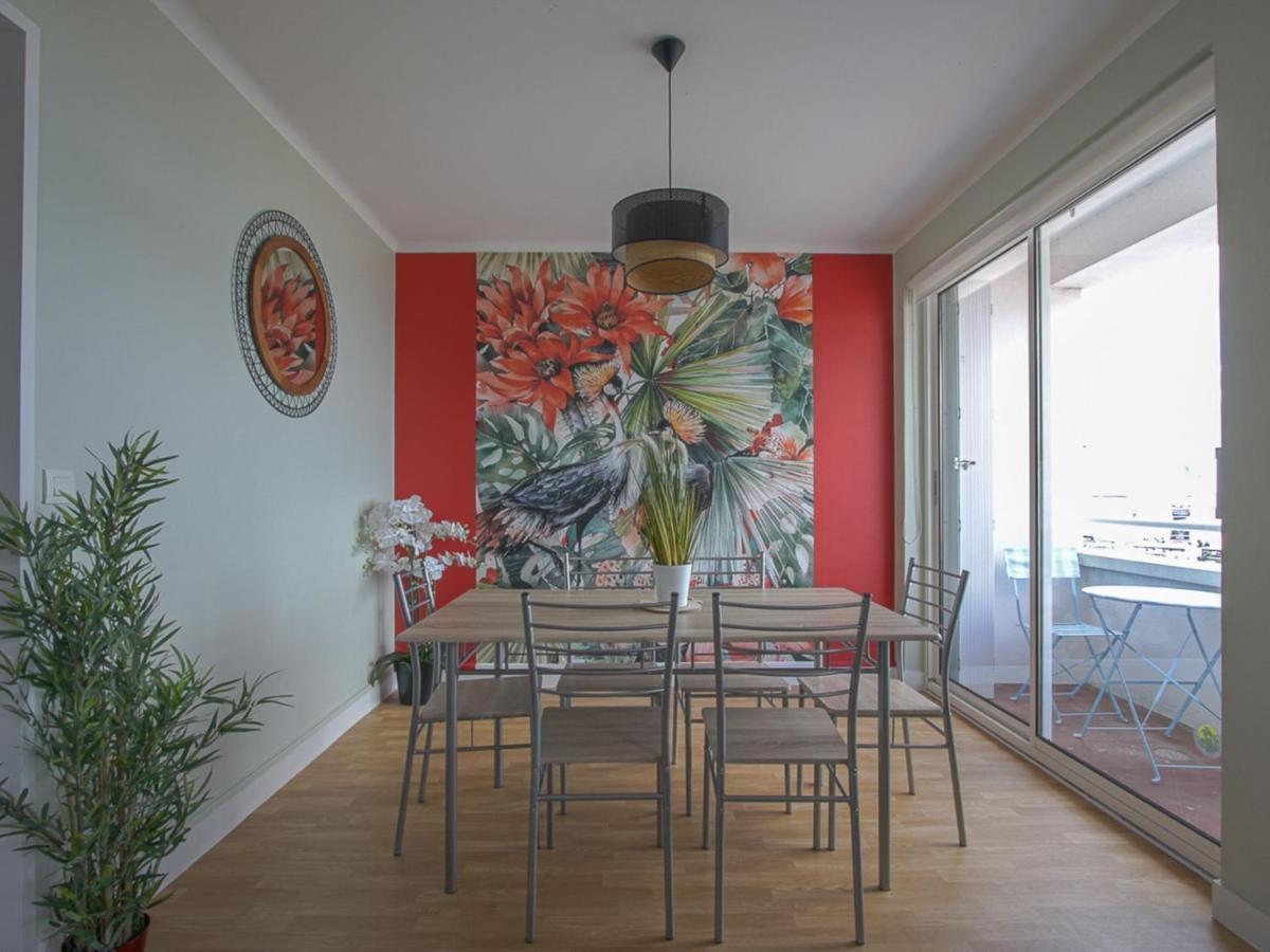 Comfortable Apartment Facing The Museum Arromanches-les-Bains Exterior photo